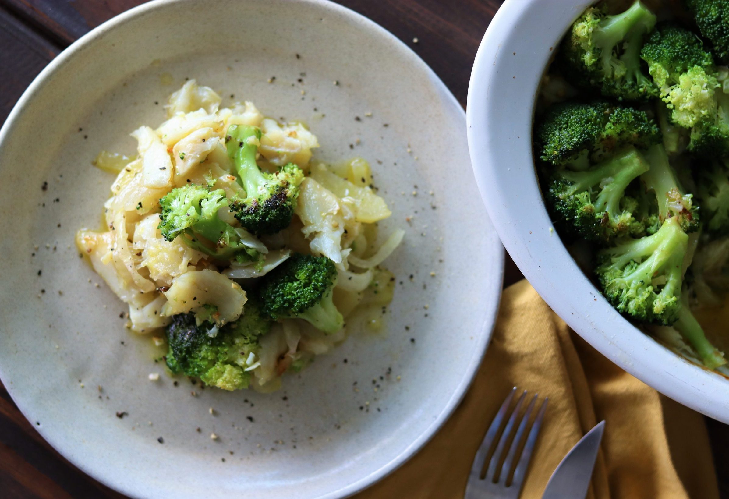 Bacalhau ao forno com brócolis